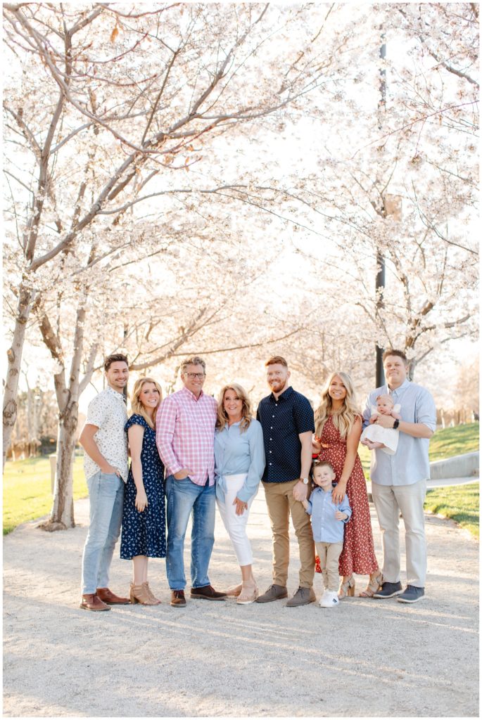 Utah Photographer, Extended Family Photos, Cherry Blossoms.